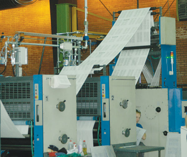 офсетная печать продукция. фабрика маяк рыбинск спичечная фабрика. рулонная офсетная печатная машина пог 42-111. полиграфская машина. завод полиграфмаш ейск.